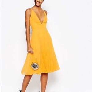 MOVING SALE// yellow pleated date dress